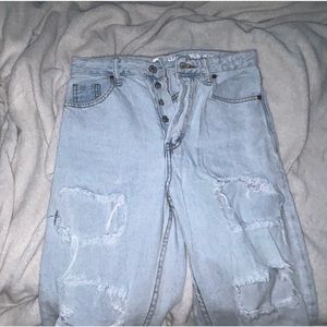 Ripped skinny jeans